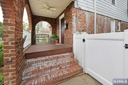 667 Edel Ave, Maywood, NJ 07607-1528