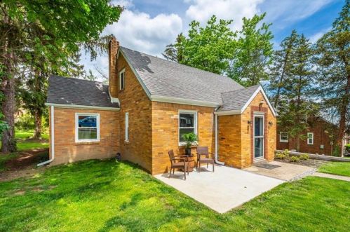 222 Elfinwild Ln, Glenshaw, PA 15116-1451