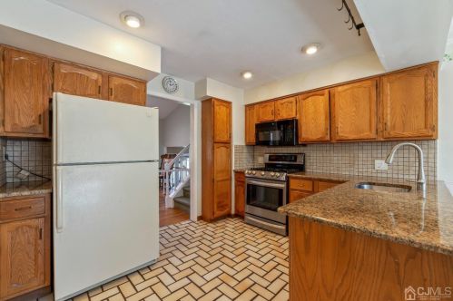 2 Perry Rd, East Brunswick NJ  08816-1324 exterior