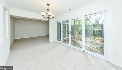 11332 Links Dr, Herndon, VA 20190-4807
