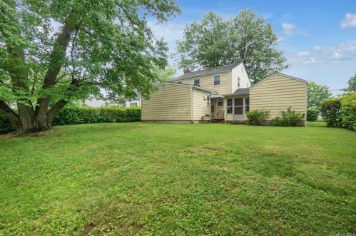 22 College Ave, Rye Brook, NY 10573-2419
