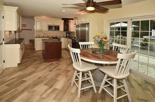 1 Jacobs Hill Rd, Ellington CT  06029-3117 exterior