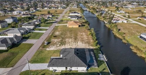 2227 2 Ter, Cape Coral FL  33990-1024 exterior
