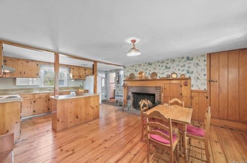 12 Highland Ave, Walden NY  12586-1402 exterior