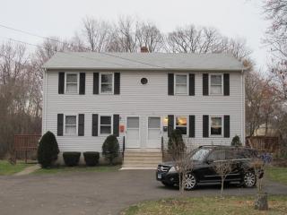21 Jones Ct, Milford CT  06460-5110 exterior