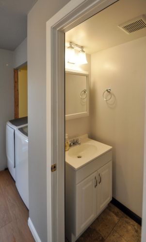 1728 Eden Pl, Milwaukee WI  53235-3645 exterior