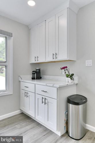 6401 Limerick Ct, Springfield VA  22152-1944 exterior