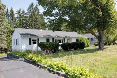 92 Joy Rd, Waterbury, CT 06708-2454