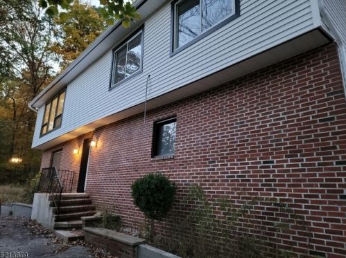 72 Shore Rd, Andover NJ  07821-2239 exterior