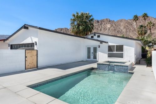 51655 Avenida Diaz, La Quinta CA  92253-3122 exterior