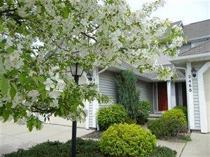 2453 Wrens Dr, Cuyahoga Falls, OH 44224-1974