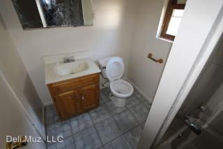 856 Riverside Dr, Evansville IN  47713-2873 exterior