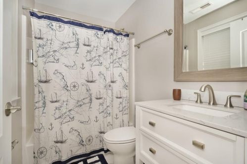 11 Jenny Ln, South Kingstown RI  02882-5434 exterior