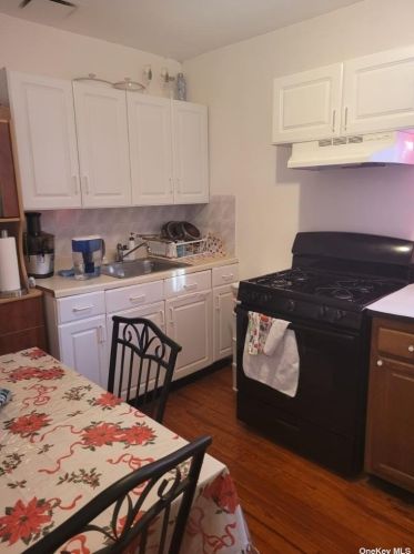 114-12 118th St, Jamaica, NY 11420-2393