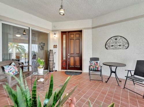 1022 Bellasol Way, Ruskin, FL 33572-2075