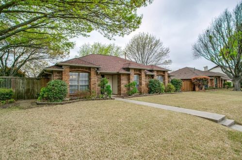 2012 Robin Hill Ln, Carrollton, TX 75007-1611