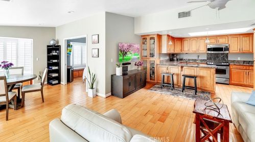 1361 Weeburn Rd, Seal Beach, CA 90740-8407