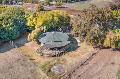 19016 Sycamore Ave, Grayson, CA 95363-9144