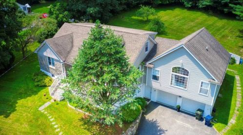 21 Mount Hope Rd, Mahopac NY  10541-1642 exterior