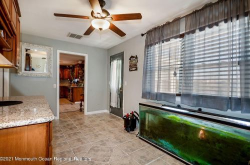 323 Lk Shr Dr, Bricktown NJ 08723-6013 exterior