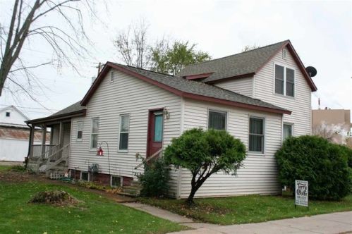 421 1st St, Nekoosa, WI 54457-1167