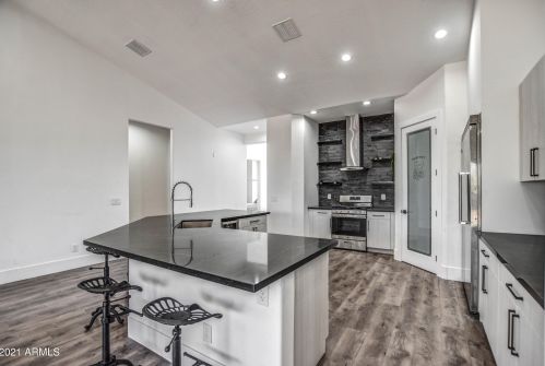 6434 12 St, Phoenix AZ 85086-4804 exterior