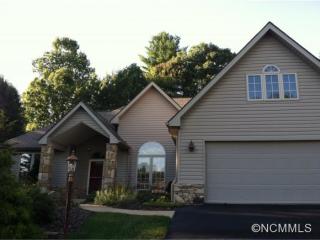 113 Fairway Knoll Dr, Hendersonville, NC 28739-8827