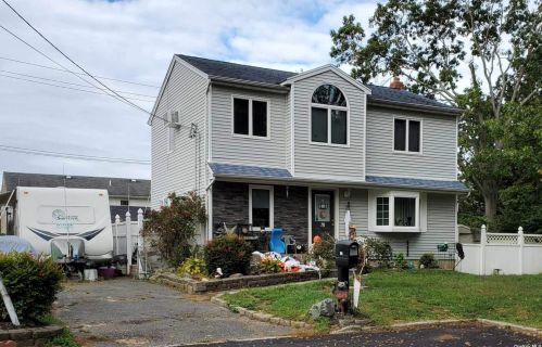 164 Buffalo Ave, Islip Manor, NY 11751-2317