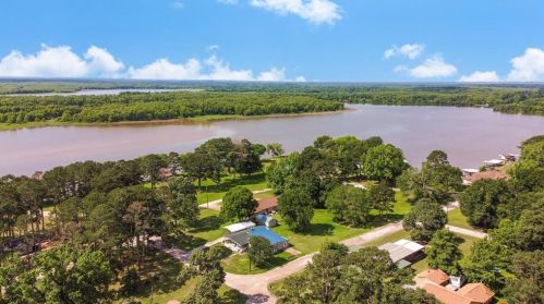 208 Cv Vw Dr, Chita TX  75862-8446 exterior