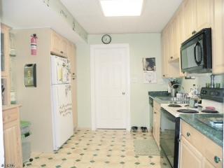 111 Bucknell Trl, Hopatcong NJ  07843-1716 exterior