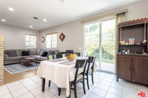 23721 Stagecoach Way, Santa Clarita CA  91354-0722 exterior