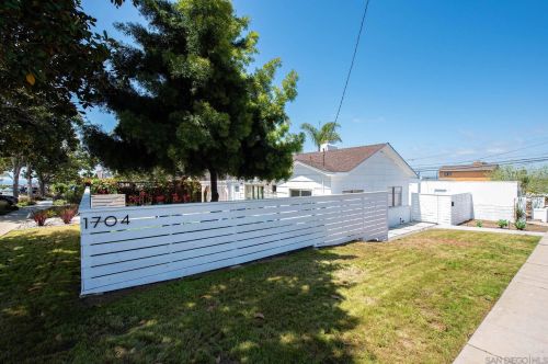 1704 Ebers St, San Diego CA  92107-3504 exterior