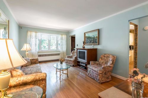 113 1st St, New Hyde Park NY  11040-4415 exterior