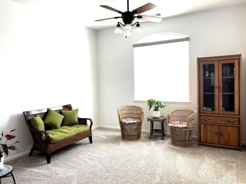 2751 Glow Rd, Riverbank, CA 95367-9557