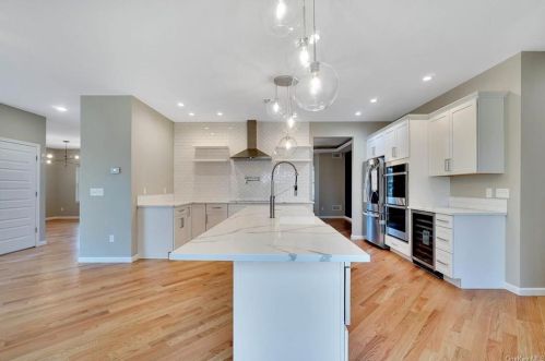 61 Highland View Pl, Middletown, NY 10940-4648