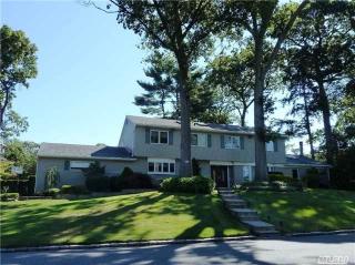 6 Partridge Dr, East Hills, NY 11576-2521