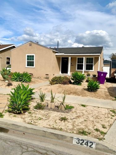 3242 Eucalyptus Ave, Long Beach, CA 90806-1226