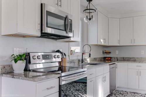 12 Cypress Ave, Tiverton RI  02878-1416 exterior