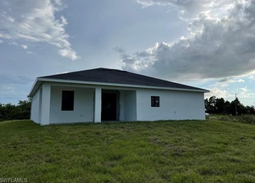 4307 Douglas Ln, Lehigh Acres, FL 33976-9716