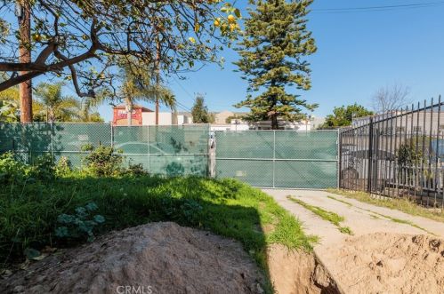 4366 116th St, Hawthorne CA  90250-2327 exterior