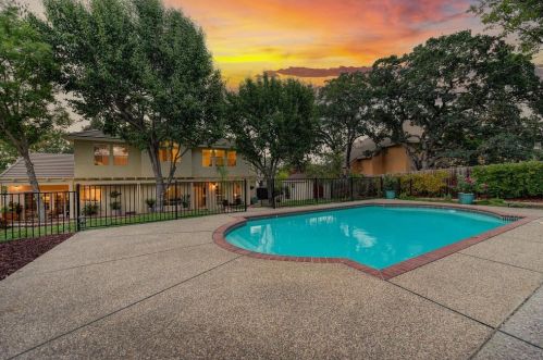 255 American River Canyon Dr, Folsom CA  95630-7142 exterior