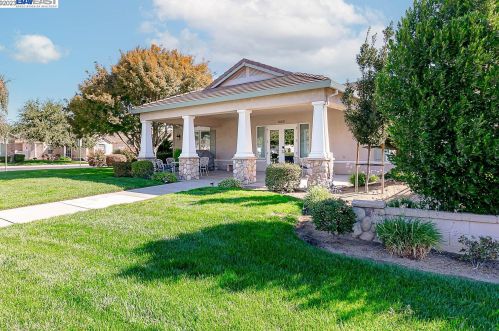 1677 Red Sky Way, Ripon CA  95366-9349 exterior