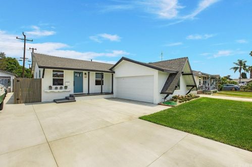 11521 Massinger St, Lakewood, CA 90715-2121