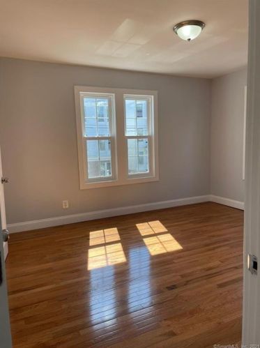 865 Noble Ave, Bridgeport CT  06608-1049 exterior