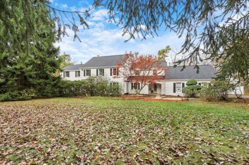 105 Tree Farm Rd, Pittsburgh, PA 15238-2139