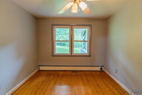 95 Wheeler Ave, Salem NH  03079-3494 exterior