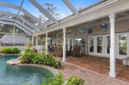 561 20th Ave, Naples FL  34120-3372 exterior