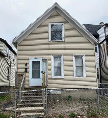 2959 6th St, Milwaukee WI  53215-3927 exterior