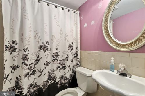 5344 Satterfield Dr, Woodbridge VA  22193-3408 exterior