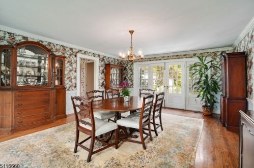 400 Larger Cross Rd, Bedminster NJ  07921-2724 exterior